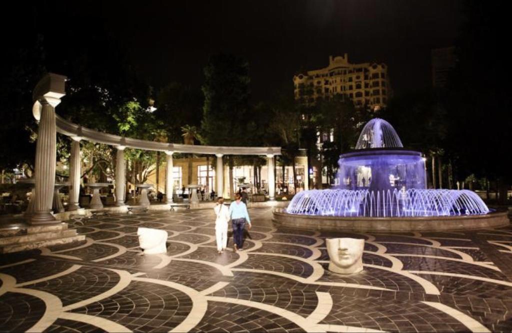Check-In Apartment Near Fountain Square Vidadi Str Баку Екстериор снимка