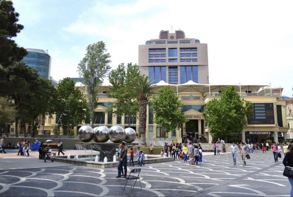 Check-In Apartment Near Fountain Square Vidadi Str Баку Екстериор снимка