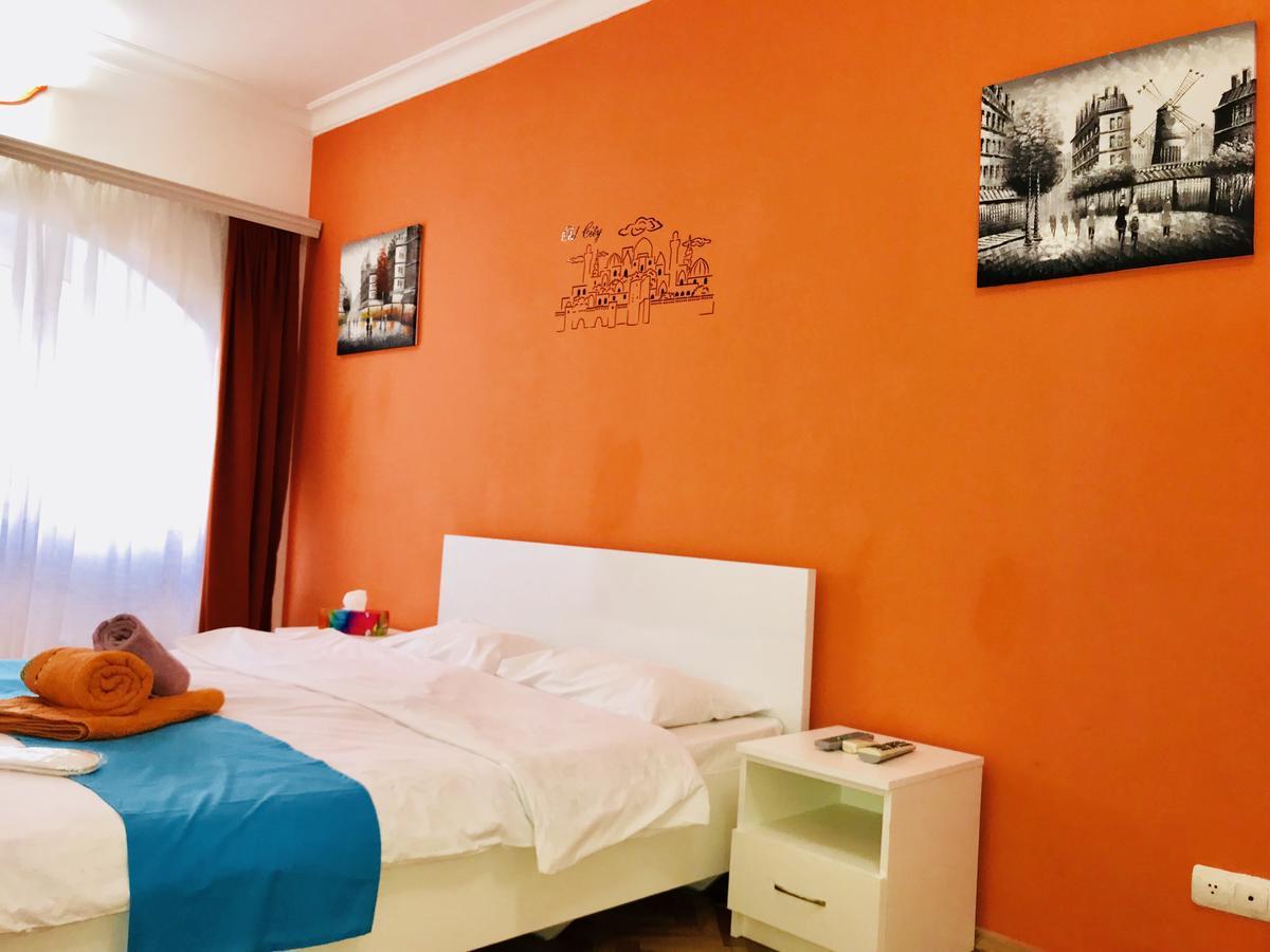 Check-In Apartment Near Fountain Square Vidadi Str Баку Екстериор снимка
