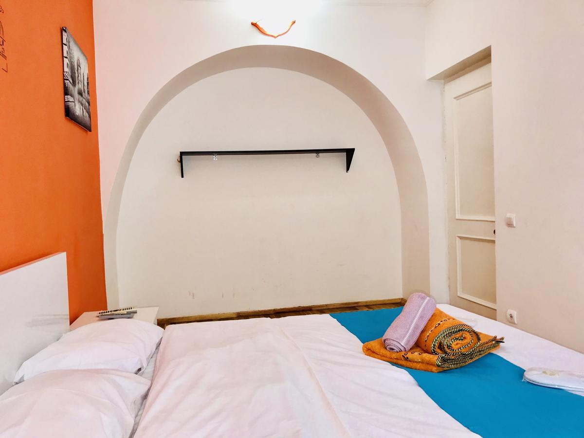 Check-In Apartment Near Fountain Square Vidadi Str Баку Екстериор снимка
