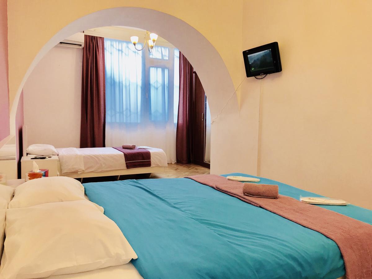 Check-In Apartment Near Fountain Square Vidadi Str Баку Екстериор снимка