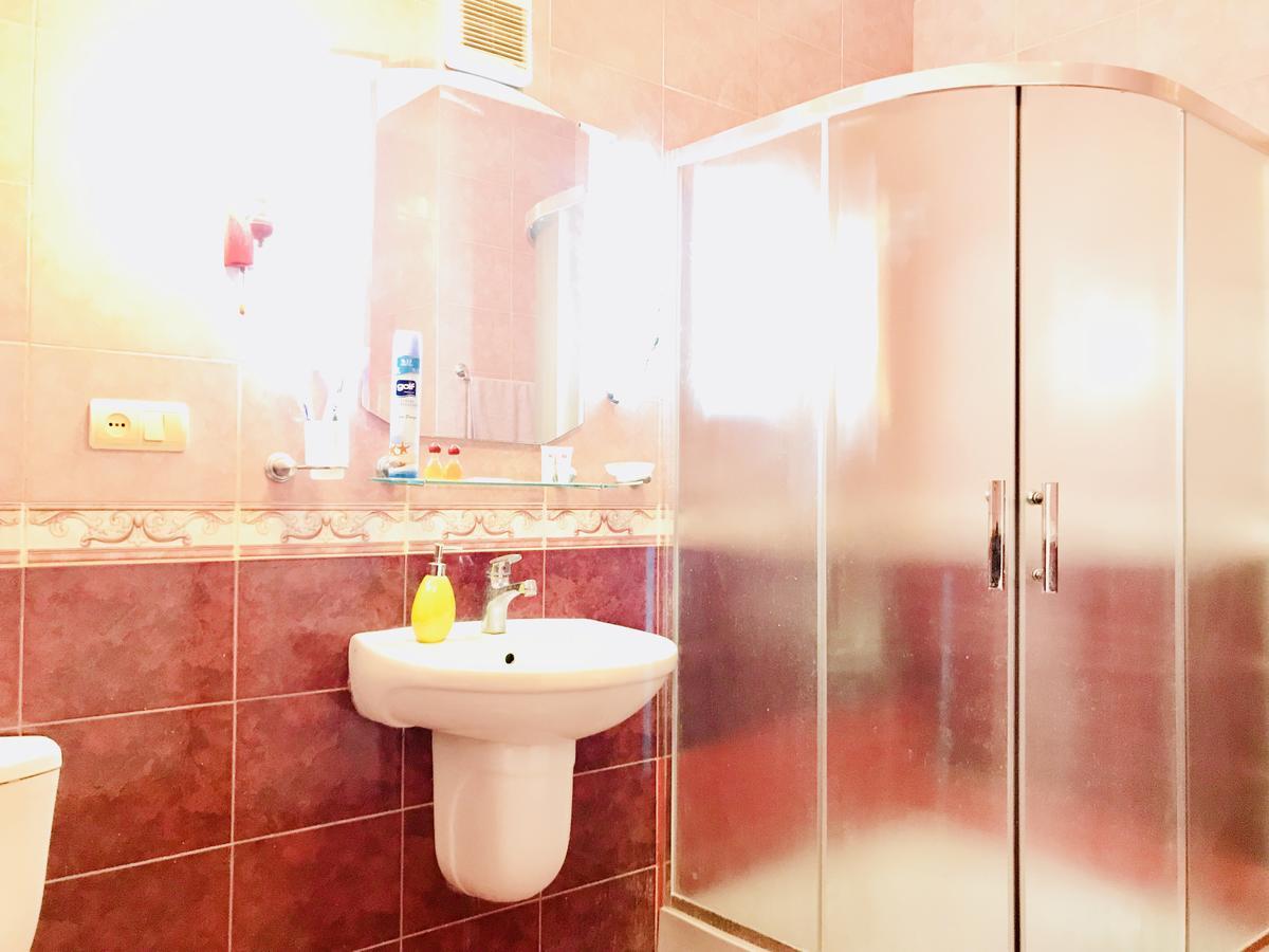 Check-In Apartment Near Fountain Square Vidadi Str Баку Екстериор снимка