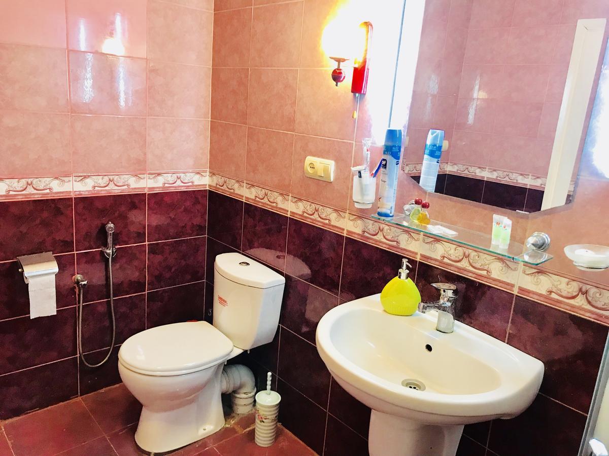 Check-In Apartment Near Fountain Square Vidadi Str Баку Екстериор снимка